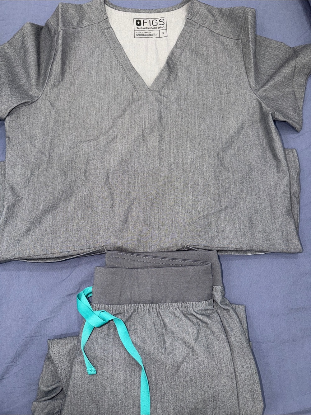 Figs Gray Scrub Set with Teal Drawstring